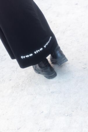 4/10 Guest at BUZIGAHILL Spring 2026, Berlin Fashion Week | Photo: Ines Bahr | Courtesy of Berlin Fashion Week Guest at BUZIGAHILL Spring 2026, Berlin Fashion Week | Photo: Ines Bahr | Courtesy of Berlin Fashion Week