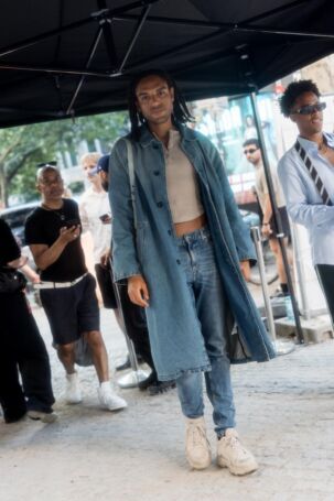 6/10 Guest at BUZIGAHILL Spring 2026, Berlin Fashion Week | Photo: Ines Bahr | Courtesy of Berlin Fashion Week Guest at BUZIGAHILL Spring 2026, Berlin Fashion Week | Photo: Ines Bahr | Courtesy of Berlin Fashion Week