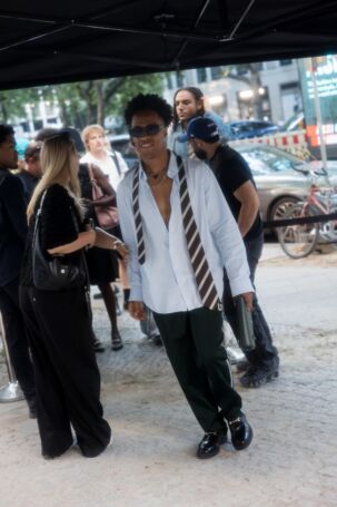7/10 Guest at BUZIGAHILL Spring 2026, Berlin Fashion Week | Photo: Ines Bahr | Courtesy of Berlin Fashion Week Guest at BUZIGAHILL Spring 2026, Berlin Fashion Week | Photo: Ines Bahr | Courtesy of Berlin Fashion Week