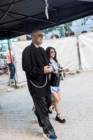 9/10 Guest at BUZIGAHILL Spring 2026, Berlin Fashion Week | Photo: Ines Bahr | Courtesy of Berlin Fashion Week Guest at BUZIGAHILL Spring 2026, Berlin Fashion Week | Photo: Ines Bahr | Courtesy of Berlin Fashion Week
