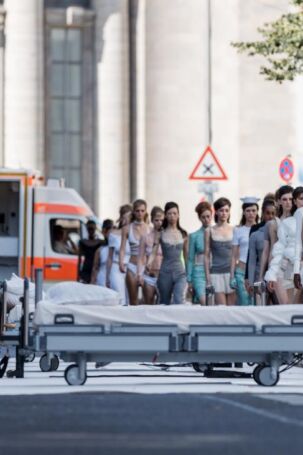 12/14 | Setting at Clara Colette Miramon Spring 2026 | Photo: Ines Bahr | Courtesy of Berlin Fashion Week Setting at Clara Colette Miramon Spring 2026 | Photo: Ines Bahr | Courtesy of Berlin Fashion Week