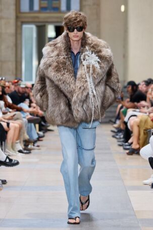 7/35 | David Koma Spring 2026 | Photo: Finnegan Koichi Godenschweger | Courtesy of Berlin Fashion Week David Koma Spring 2026 | Photo: Finnegan Koichi Godenschweger | Courtesy of Berlin Fashion Week