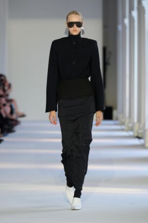 2/29 | Ioannes Spring 2026 | Photo: James Cochrane | Courtesy of Berlin Fashion Week Ioannes Spring 2026 | Photo: James Cochrane | Courtesy of Berlin Fashion Week