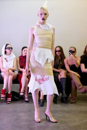 11/22 | Laura Gerte Spring 2026 | Photo: James Cochrane | Courtesy of Berlin Fashion Week Laura Gerte Spring 2026 | Photo: James Cochrane | Courtesy of Berlin Fashion Week