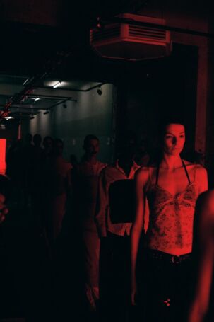 4/9 | Setting at Laura Gerte Spring 2026 | Photo: Ben Monks | Courtesy of Berlin Fashion Week Setting at Laura Gerte Spring 2026 | Photo: Ben Monks | Courtesy of Berlin Fashion Week