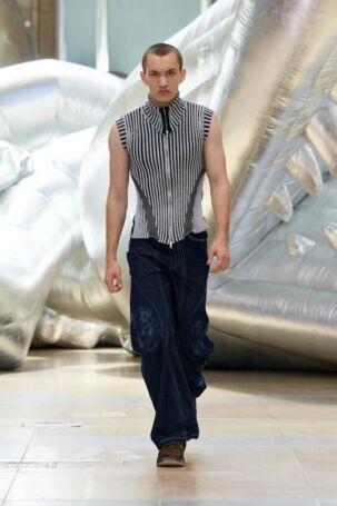 2/34 | LUEDER Spring 2026 | Photo: Finnegan Koichi Godenschweger | Courtesy of Berlin Fashion Week LUEDER Spring 2026 | Photo: Finnegan Koichi Godenschweger | Courtesy of Berlin Fashion Week