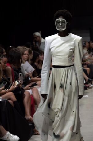 6/16 | Setting at Rebekka Ruetz Spring 2026 | Photo: Mariia Dred | Courtesy of Berlin Fashion Week Setting at Rebekka Ruetz Spring 2026 | Photo: Mariia Dred | Courtesy of Berlin Fashion Week
