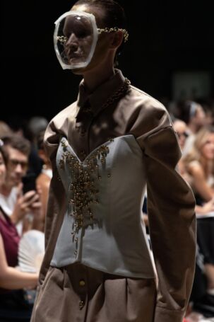 7/16 | Setting at Rebekka Ruetz Spring 2026 | Photo: Mariia Dred | Courtesy of Berlin Fashion Week Setting at Rebekka Ruetz Spring 2026 | Photo: Mariia Dred | Courtesy of Berlin Fashion Week