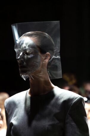 10/16 | Setting at Rebekka Ruetz Spring 2026 | Photo: Mariia Dred | Courtesy of Berlin Fashion Week Setting at Rebekka Ruetz Spring 2026 | Photo: Mariia Dred | Courtesy of Berlin Fashion Week