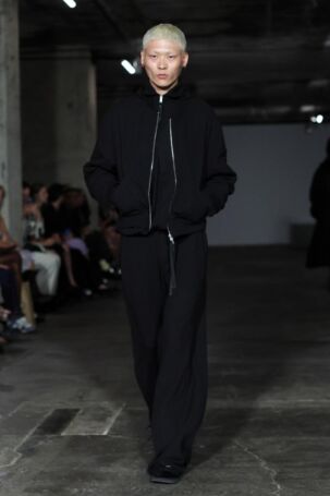 3/36 | VIKTORANISIMOV Spring 2026 | Photo: Boris Marberg | Courtesy of Berlin Fashion Week VIKTORANISIMOV Spring 2026 | Photo: Boris Marberg | Courtesy of Berlin Fashion Week