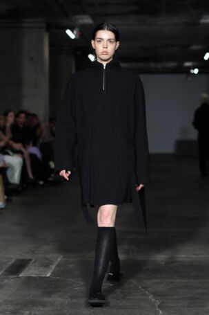 4/36 | VIKTORANISIMOV Spring 2026 | Photo: Boris Marberg | Courtesy of Berlin Fashion Week VIKTORANISIMOV Spring 2026 | Photo: Boris Marberg | Courtesy of Berlin Fashion Week