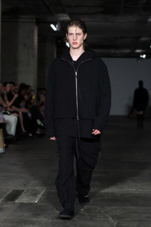 5/36 | VIKTORANISIMOV Spring 2026 | Photo: Boris Marberg | Courtesy of Berlin Fashion Week VIKTORANISIMOV Spring 2026 | Photo: Boris Marberg | Courtesy of Berlin Fashion Week