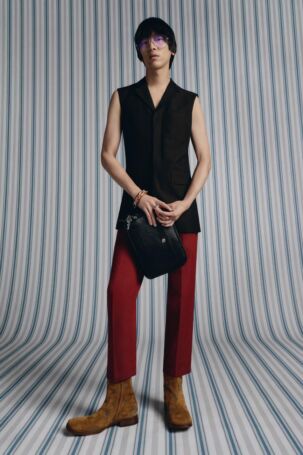 2/26 | Acne Studios | Spring 2026 Menswear | Courtesy of Acne Studios Acne Studios | Spring 2026 Menswear | Courtesy of Acne Studios