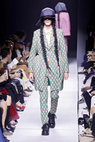 2/37 | COMME des GARÇONS Spring 2026 Menswear | Photo: NOWFASHION.com COMME des GARÇONS Spring 2026 Menswear | Photo: NOWFASHION.com