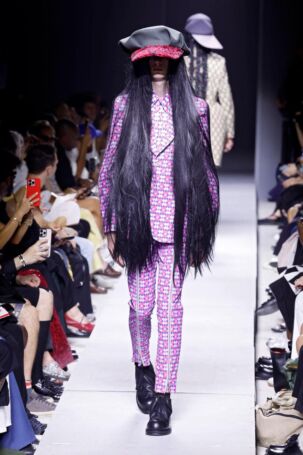 3/37 | COMME des GARÇONS Spring 2026 Menswear | Photo: NOWFASHION.com COMME des GARÇONS Spring 2026 Menswear | Photo: NOWFASHION.com