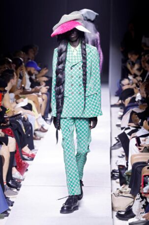 4/37 | COMME des GARÇONS Spring 2026 Menswear | Photo: NOWFASHION.com COMME des GARÇONS Spring 2026 Menswear | Photo: NOWFASHION.com