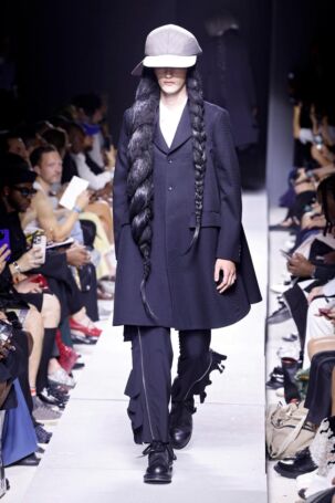 7/37 | COMME des GARÇONS Spring 2026 Menswear | Photo: NOWFASHION.com COMME des GARÇONS Spring 2026 Menswear | Photo: NOWFASHION.com