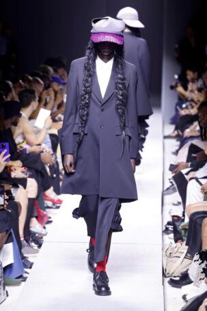 8/37 | COMME des GARÇONS Spring 2026 Menswear | Photo: NOWFASHION.com COMME des GARÇONS Spring 2026 Menswear | Photo: NOWFASHION.com