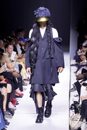 9/37 | COMME des GARÇONS Spring 2026 Menswear | Photo: NOWFASHION.com COMME des GARÇONS Spring 2026 Menswear | Photo: NOWFASHION.com