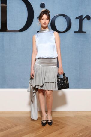 10/56 Mia Goth at Dior Homme Spring 2026 Menswear | Photo: Courtesy of Dior Mia Goth at Dior Homme Spring 2026 Menswear Photo Call | Photo: Courtesy of Dior