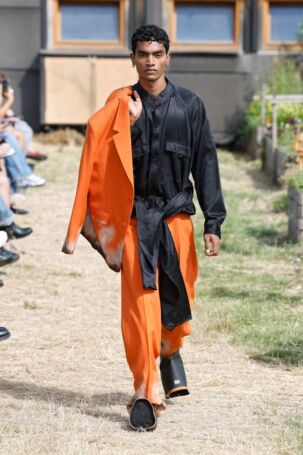 7/41 | Doublet Spring 2026 Menswear | Photo: NOWFASHION.com Doublet Spring 2026 Menswear | Photo: NOWFASHION.com