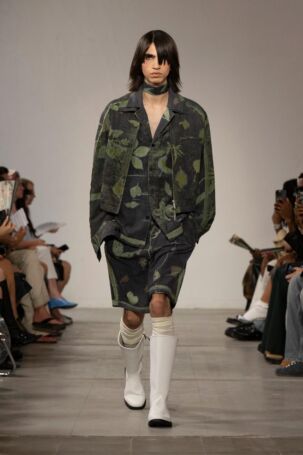 12/38 | Feng Chen Wang Spring 2026 Menswear | Photo: NOWFASHION.com Feng Chen Wang Spring 2026 Menswear | Photo: NOWFASHION.com