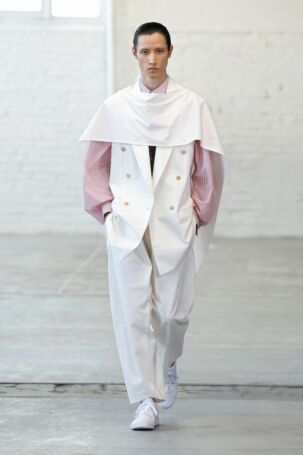 3/35 | Hed Mayner Spring 2026 Menswear | Photo: NOWFASHION.com Hed Mayner Spring 2026 Menswear | Photo: NOWFASHION.com