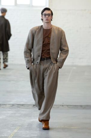 9/35 | Hed Mayner Spring 2026 Menswear | Photo: NOWFASHION.com Hed Mayner Spring 2026 Menswear | Photo: NOWFASHION.com