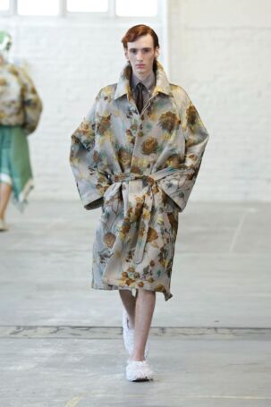 11/35 | Hed Mayner Spring 2026 Menswear | Photo: NOWFASHION.com Hed Mayner Spring 2026 Menswear | Photo: NOWFASHION.com