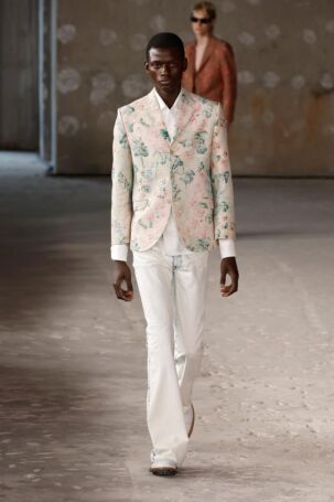 2/51 | Junya Watanabe Spring 2026 Menswear | Photo: NOWFASHION.com Junya Watanabe Spring 2026 Menswear | Photo: NOWFASHION.com