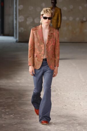 3/51 | Junya Watanabe Spring 2026 Menswear | Photo: NOWFASHION.com Junya Watanabe Spring 2026 Menswear | Photo: NOWFASHION.com