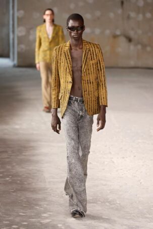 4/51 | Junya Watanabe Spring 2026 Menswear | Photo: NOWFASHION.com Junya Watanabe Spring 2026 Menswear | Photo: NOWFASHION.com