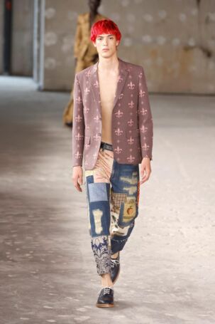 8/51 | Junya Watanabe Spring 2026 Menswear | Photo: NOWFASHION.com Junya Watanabe Spring 2026 Menswear | Photo: NOWFASHION.com