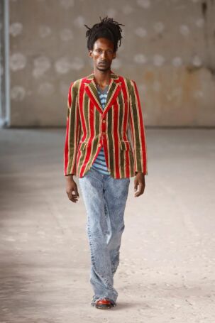 12/51 | Junya Watanabe Spring 2026 Menswear | Photo: NOWFASHION.com Junya Watanabe Spring 2026 Menswear | Photo: NOWFASHION.com