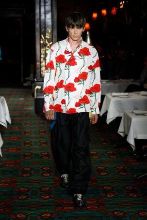 3/52 | Kenzo Spring 2026 Menswear | Photo: NOWFASHION.com Kenzo Spring 2026 Menswear | Photo: NOWFASHION.com