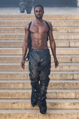 2/40 | Rick Owens Spring 2026 Menswear | Photo: NOWFASHION.com Rick Owens Spring 2026 Menswear | Photo: NOWFASHION.com