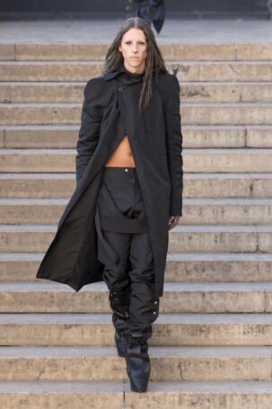 6/40 | Rick Owens Spring 2026 Menswear | Photo: NOWFASHION.com Rick Owens Spring 2026 Menswear | Photo: NOWFASHION.com