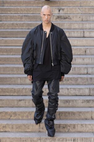 8/40 | Rick Owens Spring 2026 Menswear | Photo: NOWFASHION.com Rick Owens Spring 2026 Menswear | Photo: NOWFASHION.com