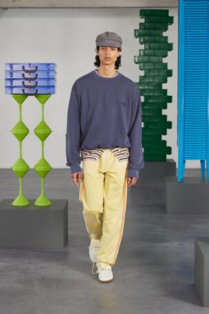 9/22 | Solid Homme Spring 2026 Menswear | Photo: Luca Tombolini | Courtesy of Solid Homme Solid Homme Spring 2026 Menswear | Photo: Luca Tombolini | Courtesy of Solid Homme