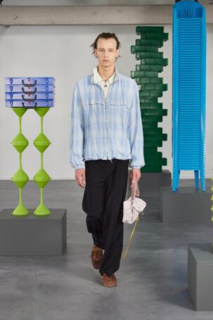 11/22 | Solid Homme Spring 2026 Menswear | Photo: Luca Tombolini | Courtesy of Solid Homme Solid Homme Spring 2026 Menswear | Photo: Luca Tombolini | Courtesy of Solid Homme