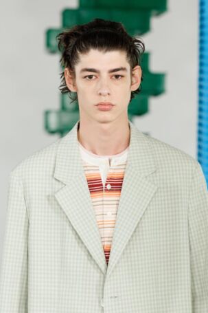 2/80 | Details at Solid Homme Spring 2026 Menswear | Photo: Luca Tombolini | Courtesy of Solid Homme Details at Solid Homme Spring 2026 Menswear | Photo: Luca Tombolini | Courtesy of Solid Homme
