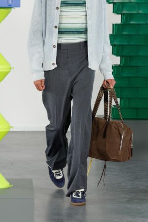 4/80 | Details at Solid Homme Spring 2026 Menswear | Photo: Luca Tombolini | Courtesy of Solid Homme Details at Solid Homme Spring 2026 Menswear | Photo: Luca Tombolini | Courtesy of Solid Homme