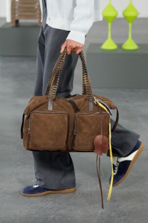 6/80 | Details at Solid Homme Spring 2026 Menswear | Photo: Luca Tombolini | Courtesy of Solid Homme Details at Solid Homme Spring 2026 Menswear | Photo: Luca Tombolini | Courtesy of Solid Homme