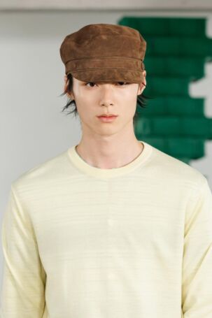 10/80 | Details at Solid Homme Spring 2026 Menswear | Photo: Luca Tombolini | Courtesy of Solid Homme Details at Solid Homme Spring 2026 Menswear | Photo: Luca Tombolini | Courtesy of Solid Homme
