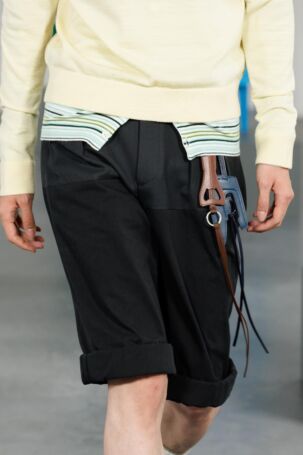 11/80 | Details at Solid Homme Spring 2026 Menswear | Photo: Luca Tombolini | Courtesy of Solid Homme Details at Solid Homme Spring 2026 Menswear | Photo: Luca Tombolini | Courtesy of Solid Homme