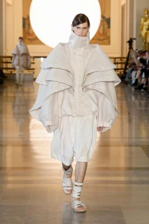 1/53 | Songzio Spring 2026 Menswear | Photo: NOWFASHION.com Songzio Spring 2026 Menswear | Photo: NOWFASHION.com