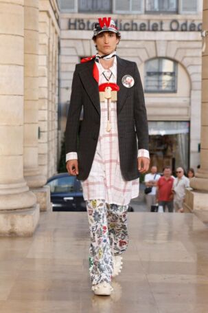 4/40 | Walter Van Beirendonck Spring 2026 Menswear | Photo: NOWFASHION.com Walter Van Beirendonck Spring 2026 Menswear | Photo: NOWFASHION.com