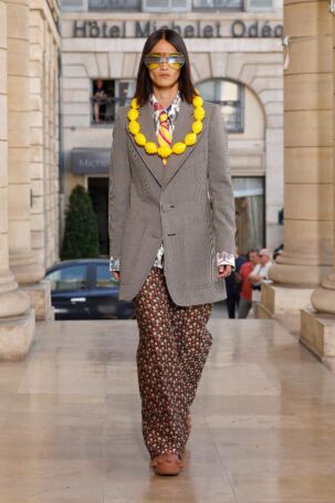 9/40 | Walter Van Beirendonck Spring 2026 Menswear | Photo: NOWFASHION.com Walter Van Beirendonck Spring 2026 Menswear | Photo: NOWFASHION.com