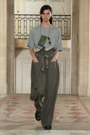 3/34 | ZIGGY CHEN Spring 2026 Menswear | Photo: Alessandro Tinelli | Courtesy of ZIGGY CHEN ZIGGY CHEN Spring 2026 Menswear | Photo: Alessandro Tinelli | Courtesy of ZIGGY CHEN