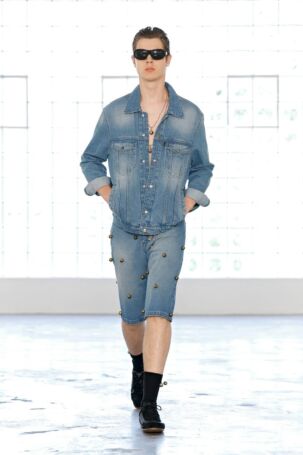 4/42 | David Catalán Spring 2026 Menswear | Photo: NOWFASHION.com David Catalán Spring 2026 Menswear | Photo: NOWFASHION.com